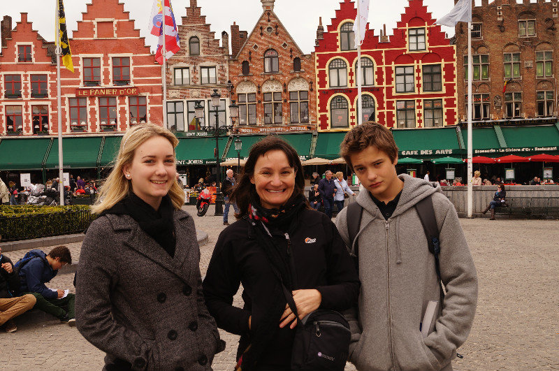 Nicola, Cath & Jake, Brugge