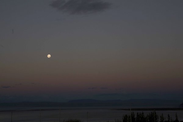 Moonrise over El Calafate