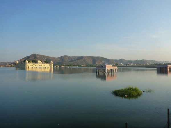 Jaipur. palace on the lake