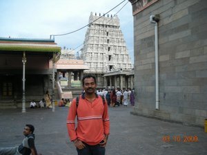 Suneel Gudipati in Thiruvannamalia temple