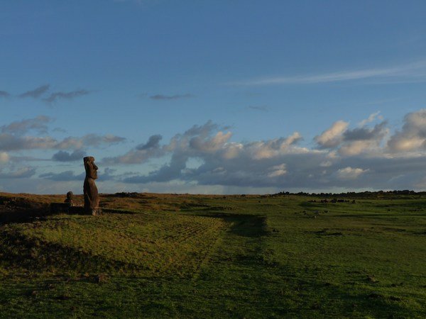 Moai bij zonsopgang