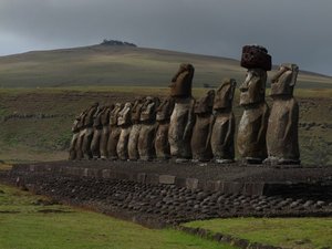 15 Moai