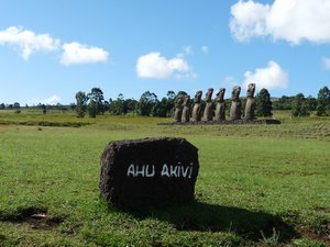 7 Moai