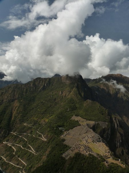 Machu Picchu met zigzag-weg