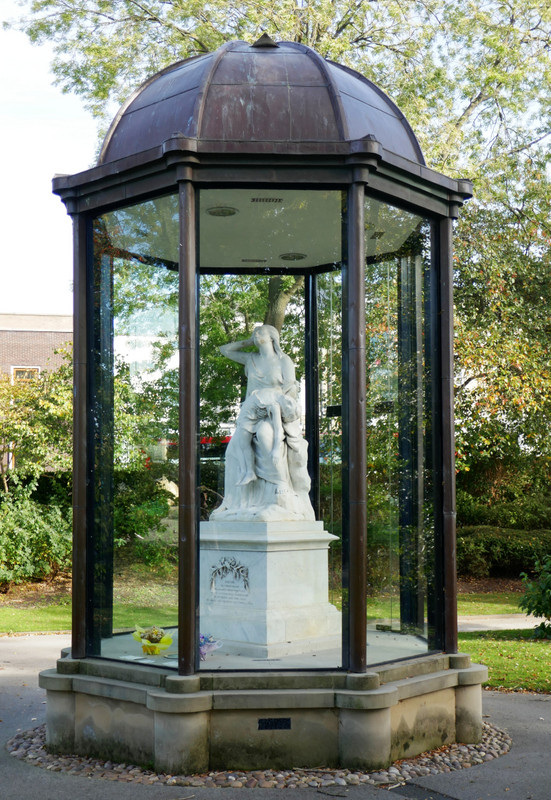 Victoria Hall Memorial, Mowbray Park, Sunderland