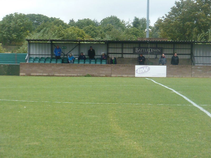 Bishops Cleeve v Camberley Town