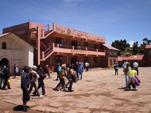Lake Titicaca and Las Islas Flotantes 031
