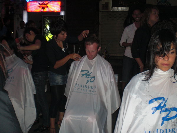 Barry getting mullet cut for free on Khao San Road by student