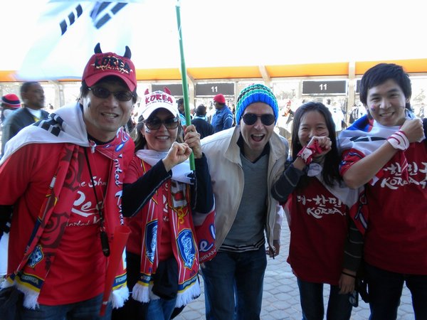 Alun and South Korean fans