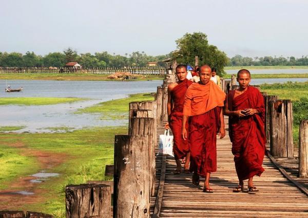 Monks on U Bien's Bridge