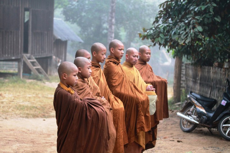 Monks come to bless the house