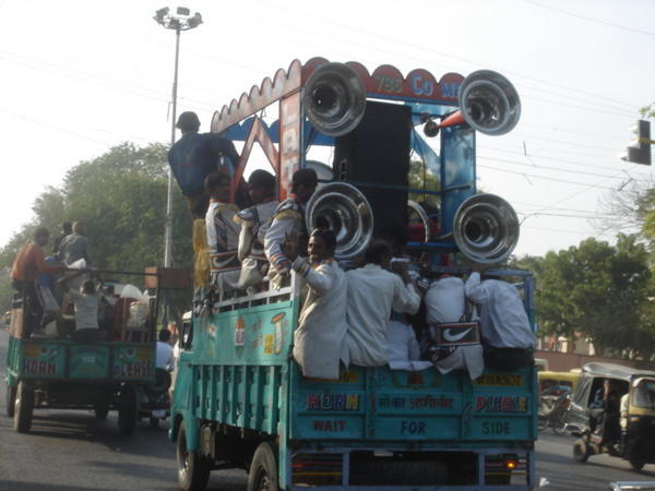 mobile band in Agra