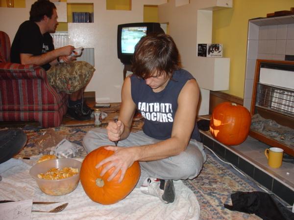 then it was pumkin carving time