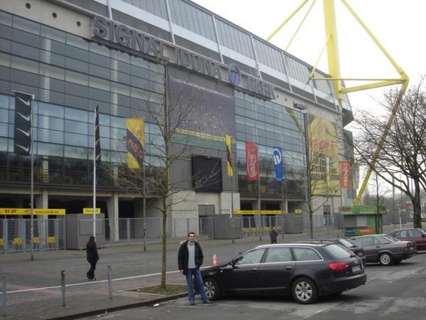 Tims A6 parked outside his hometeam's Stadium in Dortmund