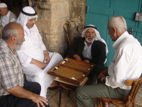 Palestinians play Backgammon