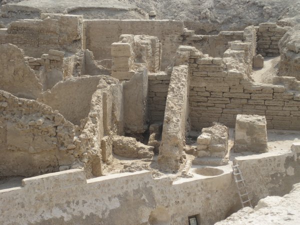 Ruins at Qalat Al-Bahrain
