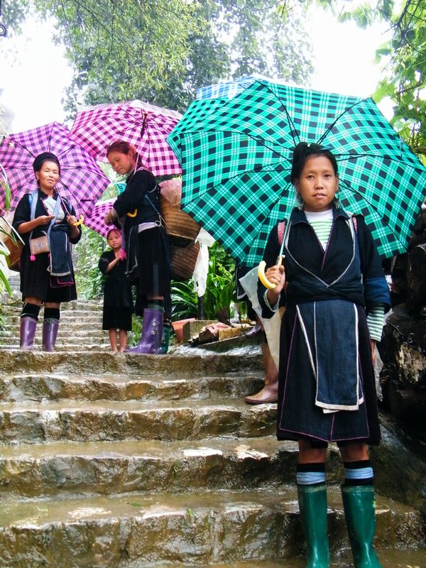 Sapa women in traditional dress 
