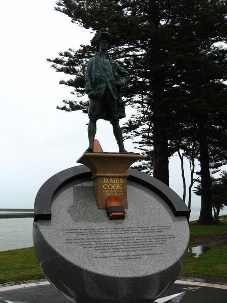 Jame Cook's Statue