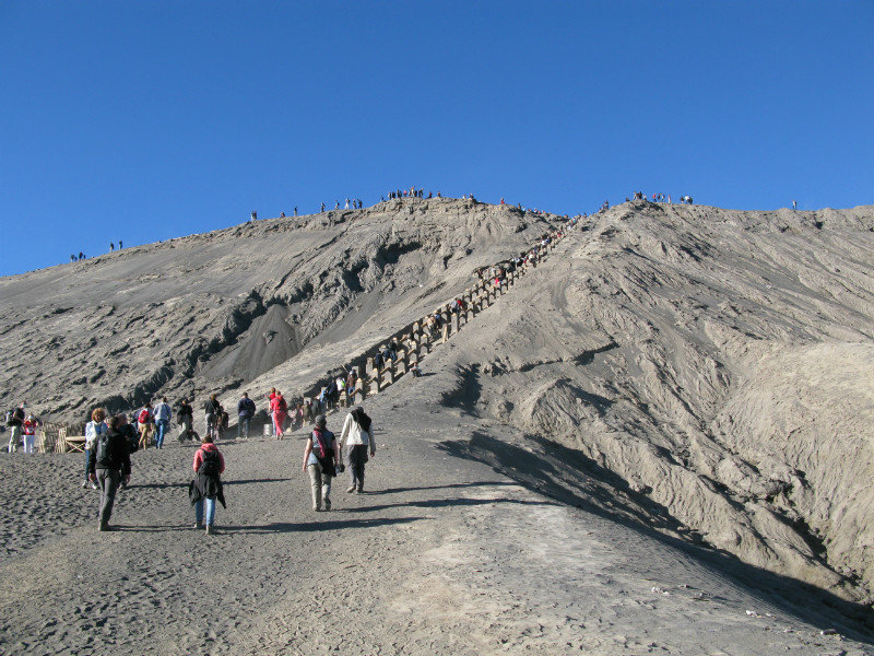 the stps up to bromo crater