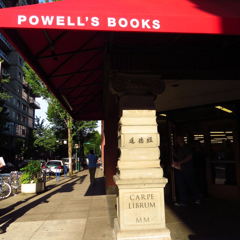 Powell books, Portland
