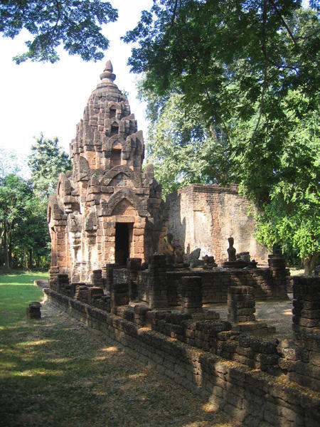 Wat at Si Satchanalai historical park