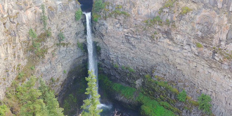 Spahats Creek Falls Makes for an Incredible Optical Illusion