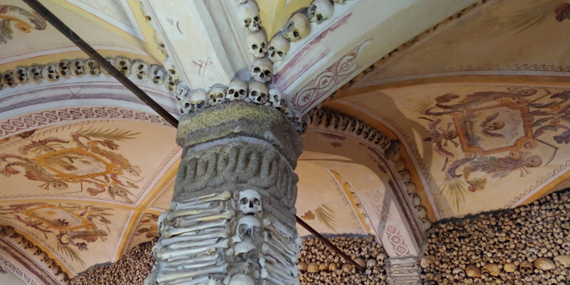 Capela dos Ossos (Chapel of Bones) - Évora, Portugal