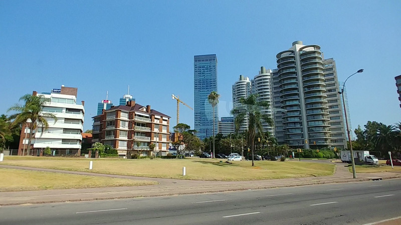 “Easy Montevideo” Shore Excursion – Montevideo, Uruguay
