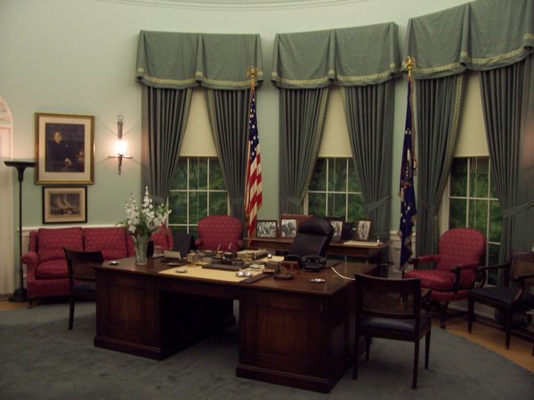 Oval Office Replica