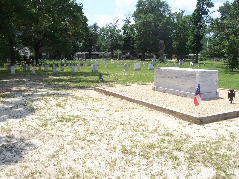 Graves Of Civil War Veterans Who Resided At The Soldiers Home And The Tomb Of The CSA Unknown Soldier