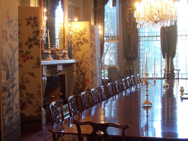 Stately Dinners In A Stately Room