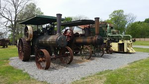 A Few Steam-Powered Tractors Line The Path To the Cotton Gin
