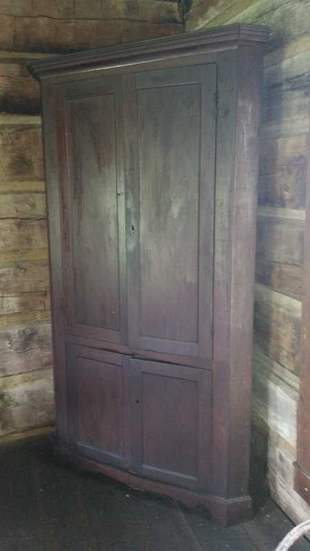 The Corner Cabinet Made By Thomas Lincoln