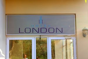 Hotel London in Glyfada