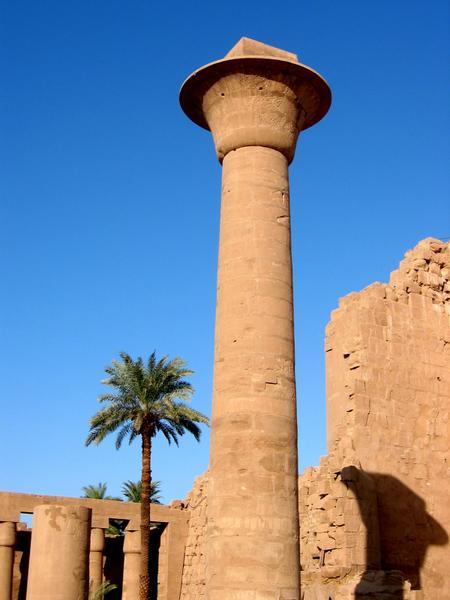 Karnak temple - Column inside great court