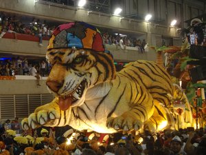 Crazy tiger float at Sambadrome!