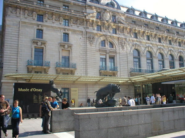 Musee D'Orsay outside