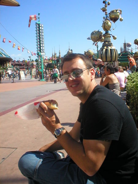 Erik eating a hot dog