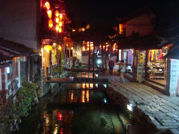 lijiang old town river