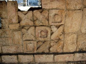 Stone noughts and crosses, Chichen itsa