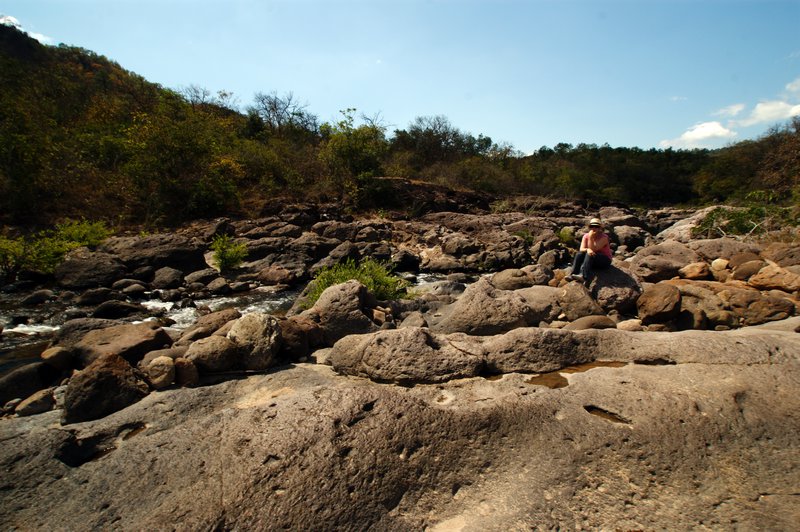 Klaire on a rock, Rio Sapo