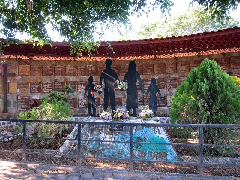 memorial to the murdered, Mozote