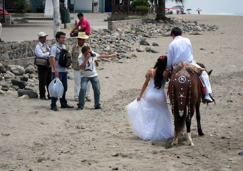 Wedding on the beach, Huanchaco