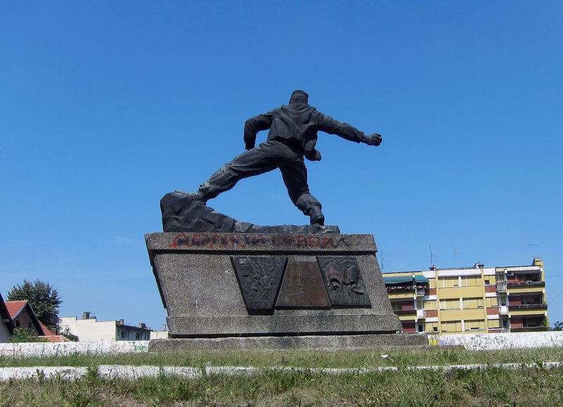 Stone throwing statue, Serbia