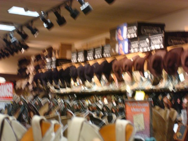 041. Mall of America. Cowboy hats