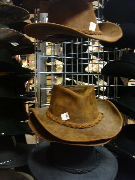 043. Mall of America. Indiana Jones hat