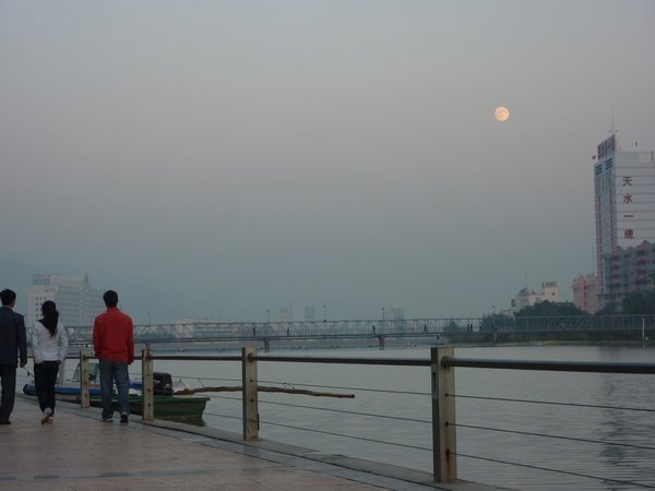 The Mid-Autumn Festival moon over Tianshui