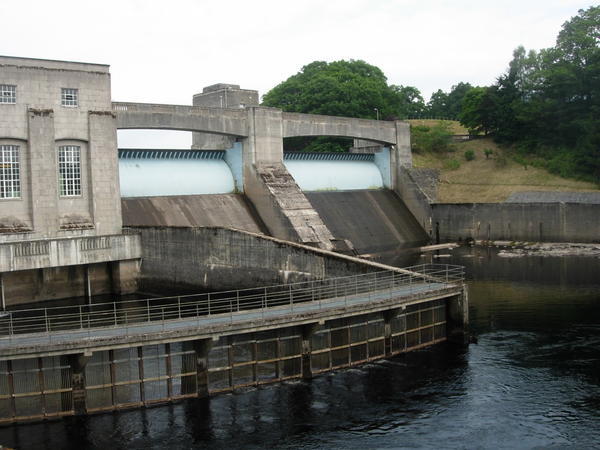 Pitlochry power station dam