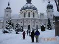 American tourists heading for Ettal Abbey