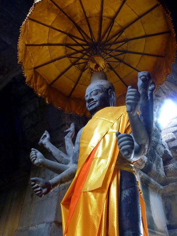 Estatua del Sr. Vishnu en Angkor Wat